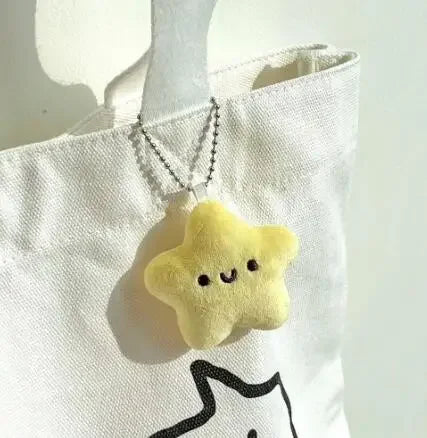 Boneco de Pelúcia Coelho Fofo 25 cm com Forma de Morango e Cenoura