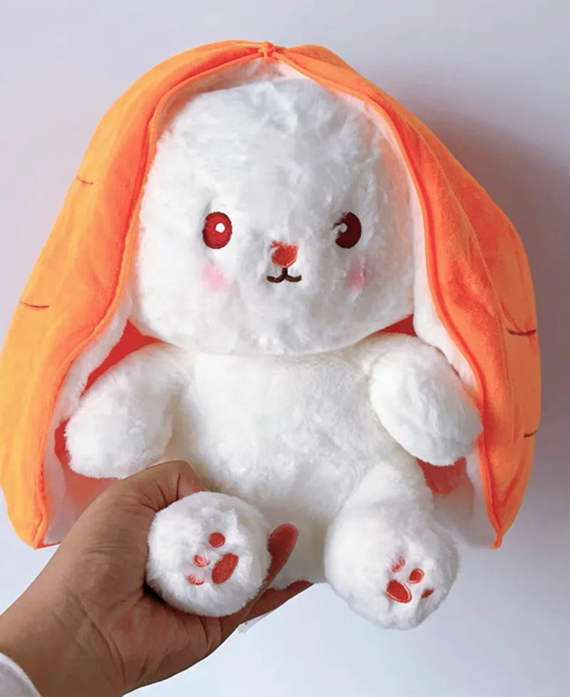 Boneco de Pelúcia Coelho Fofo 25 cm com Forma de Morango e Cenoura