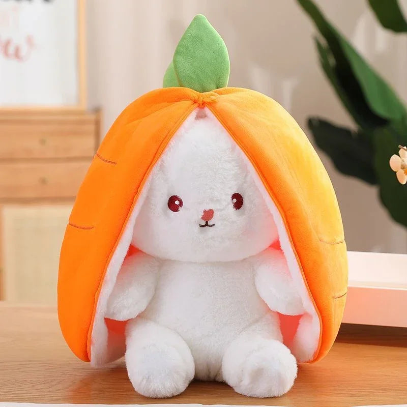 Boneco de Pelúcia Coelho Fofo 25 cm com Forma de Morango e Cenoura