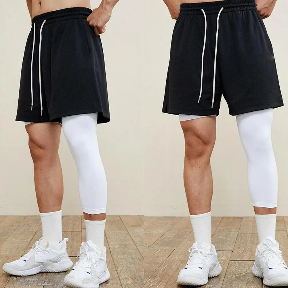 Calça Legging de Compressão Masculina com Uma Perna Só, em Poliéster, para Treinamento Esportivo. Uso como Camada Base para Atividades Físicas.
