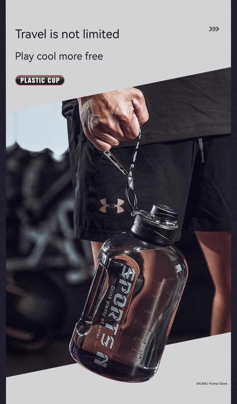 Garrafa gigante fitness, viagens e hidratação prolongada. Não perca tempo nos bebedouros, tenha água para todo o treino ou viagem.