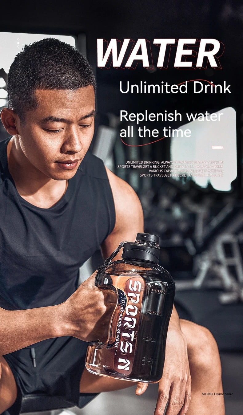 Garrafa gigante fitness, viagens e hidratação prolongada. Não perca tempo nos bebedouros, tenha água para todo o treino ou viagem.
